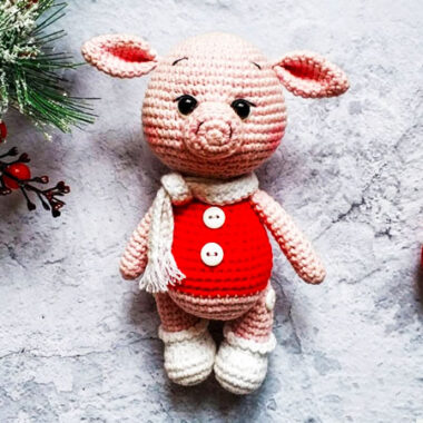 Cerdito Navideño con Bufanda Amigurumi Patrón Paso a Paso (1)