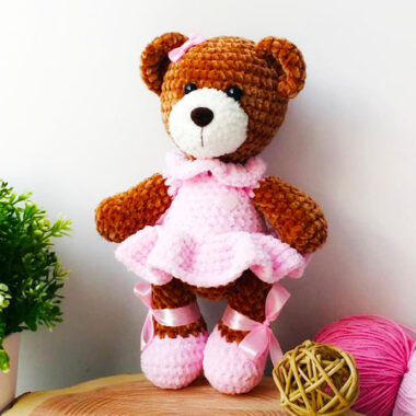 Oso de Peluche Amigurumi Marrón con Vestido Rosa (3)