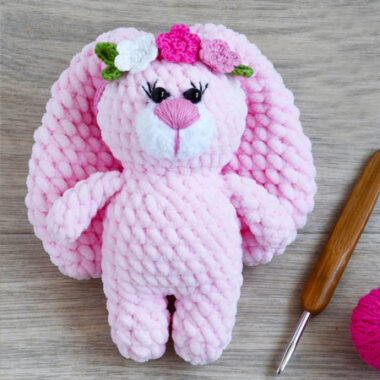 Patrón Gratis de Conejo de Peluche Rosa y Orejas Largas (2)