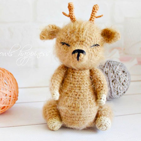 Ciervo Dormido Amigurumi PDF Patrón Gratis en Español