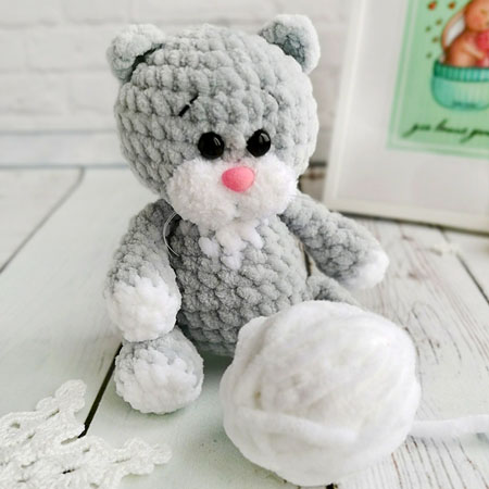 Monya la Gatita Amigurumi PDF Patrón Gratis en Español