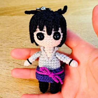 Amigurumi Sasuke Muñeca Llavero Patrón PDF Gratis