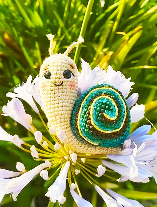 Caracol de primavera Amigurumi Patron Patrón gratuito (2)